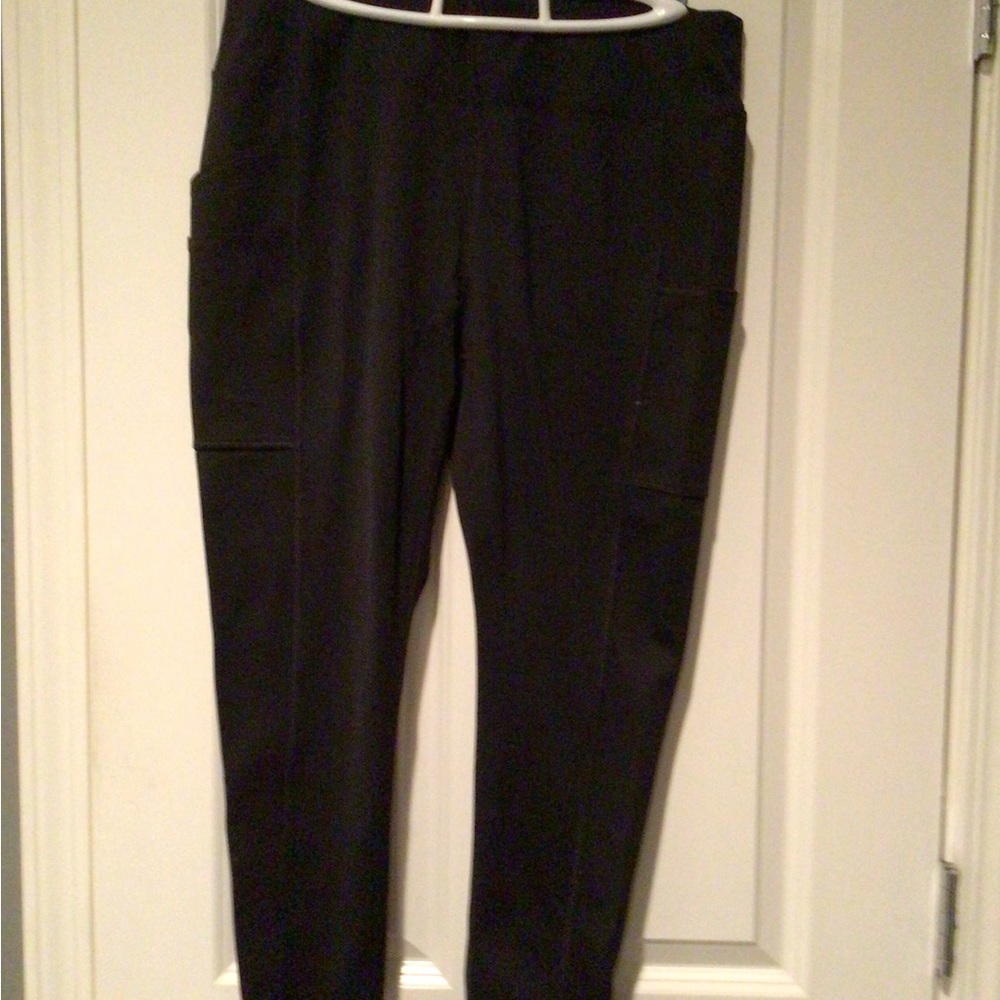 Like new Carhartt black capris